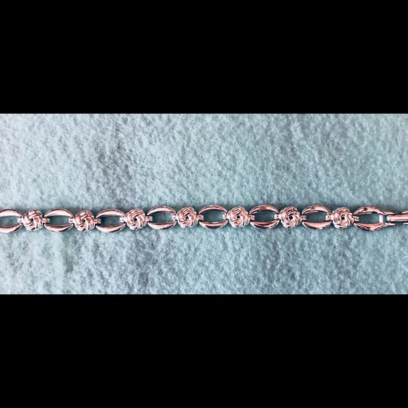 SilverTone Link Bracelet - Picture 6 of 6